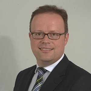 Dr. Benedikt Burger